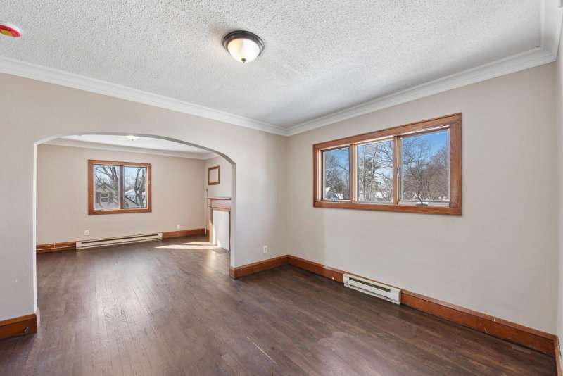 1237 5th Street E - Photo 5