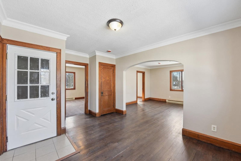 1237 5th Street E - Photo 6