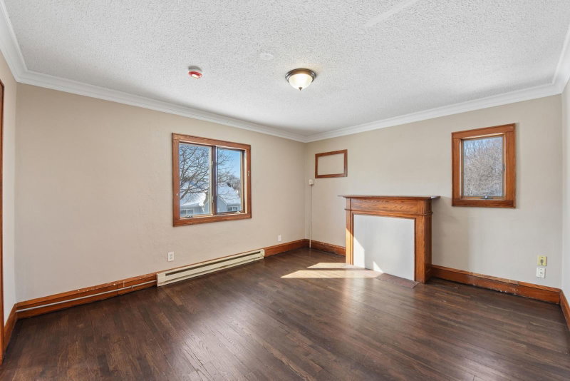 1237 5th Street E - Photo 7
