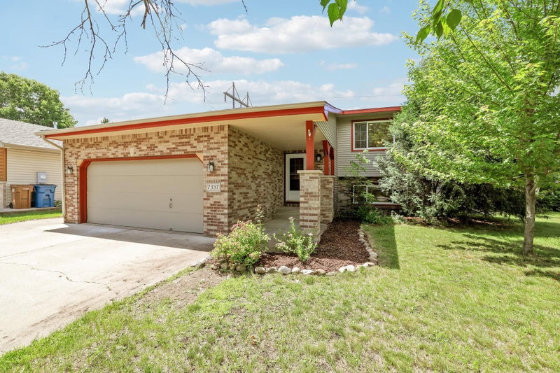 7337 116th Place N - Photo 2