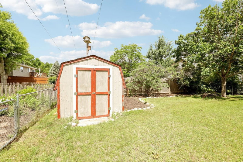 7337 116th Place N - Photo 34