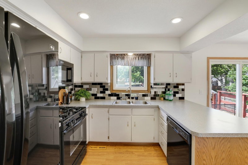 7337 116th Place N - Photo 10