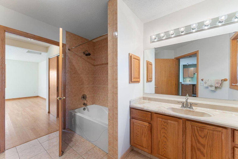 1802 McKinley Street NE - Photo 11