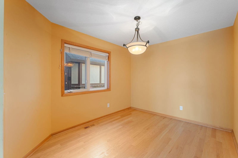 1802 McKinley Street NE - Photo 12