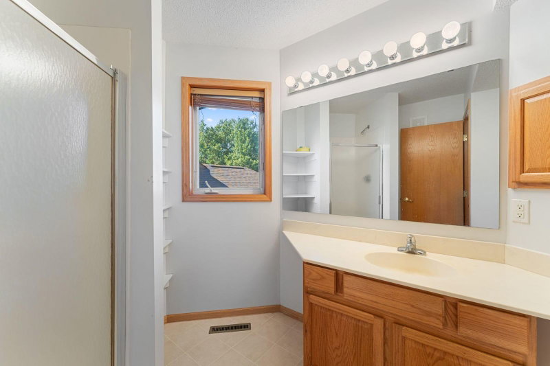1802 McKinley Street NE - Photo 15