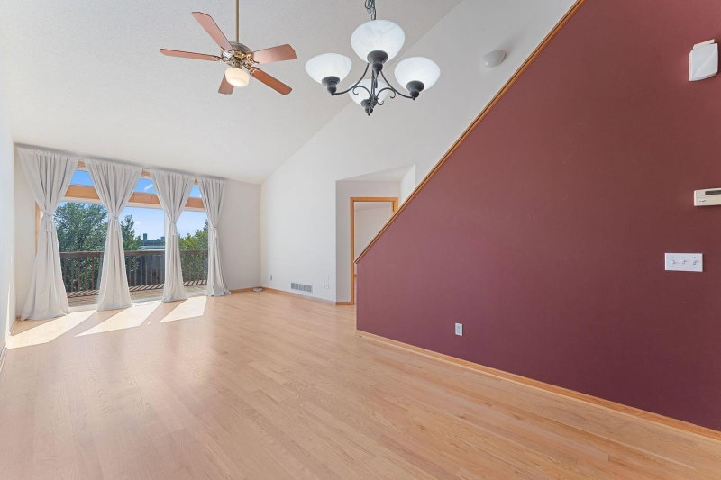 1802 McKinley Street NE - Photo 8