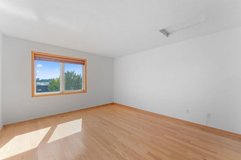 1802 McKinley Street NE - Photo 10