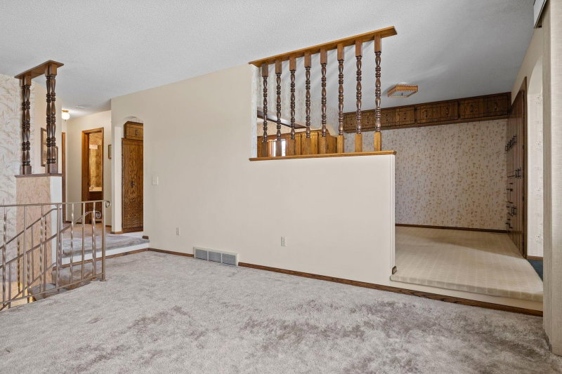 7708 82nd Avenue N - Photo 11