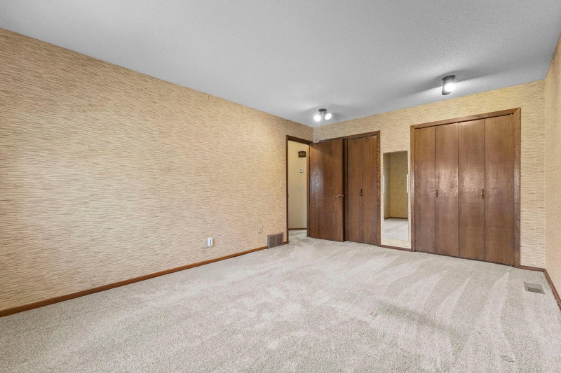 7708 82nd Avenue N - Photo 35