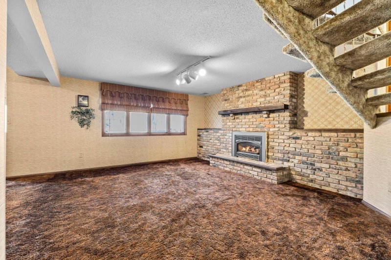 7708 82nd Avenue N - Photo 38