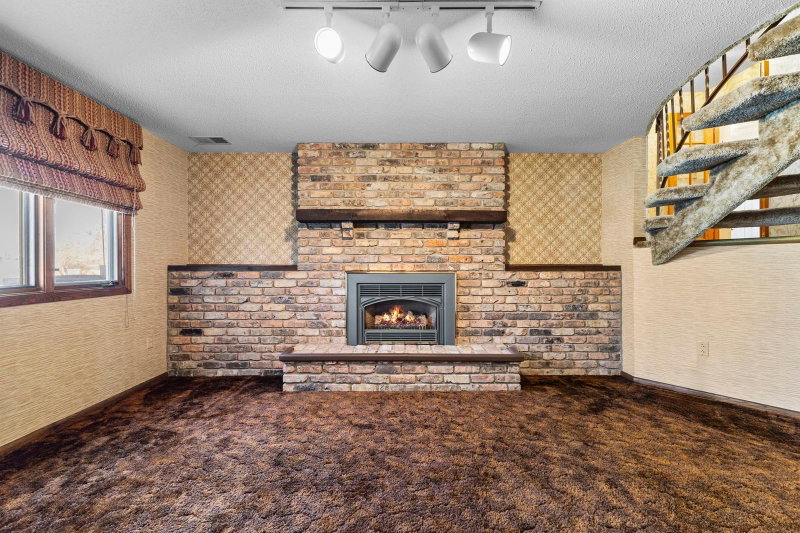 7708 82nd Avenue N - Photo 39