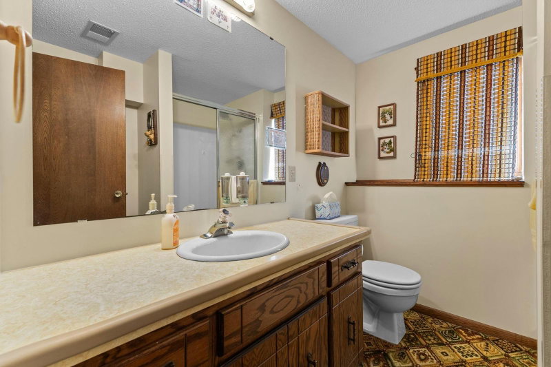 7708 82nd Avenue N - Photo 56