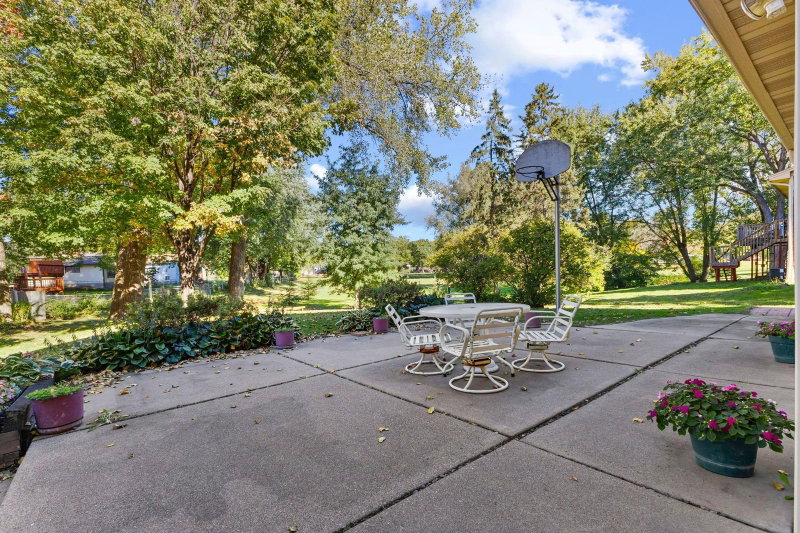 7708 82nd Avenue N - Photo 59