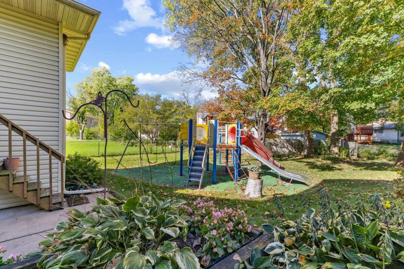 7708 82nd Avenue N - Photo 60
