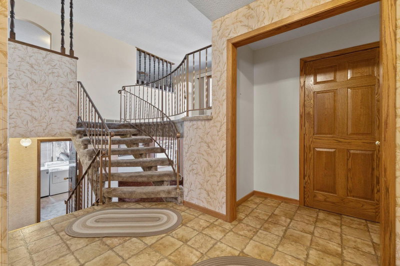 7708 82nd Avenue N - Photo 7