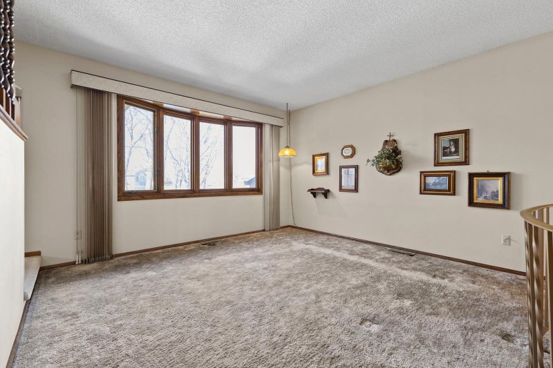 7708 82nd Avenue N - Photo 9