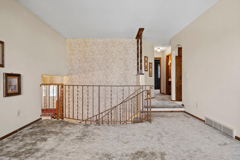 7708 82nd Avenue N - Photo 10