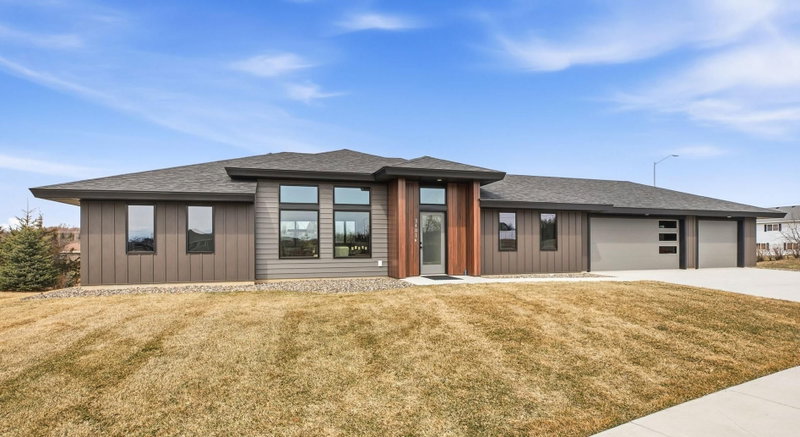 3401 Wildflower Road S