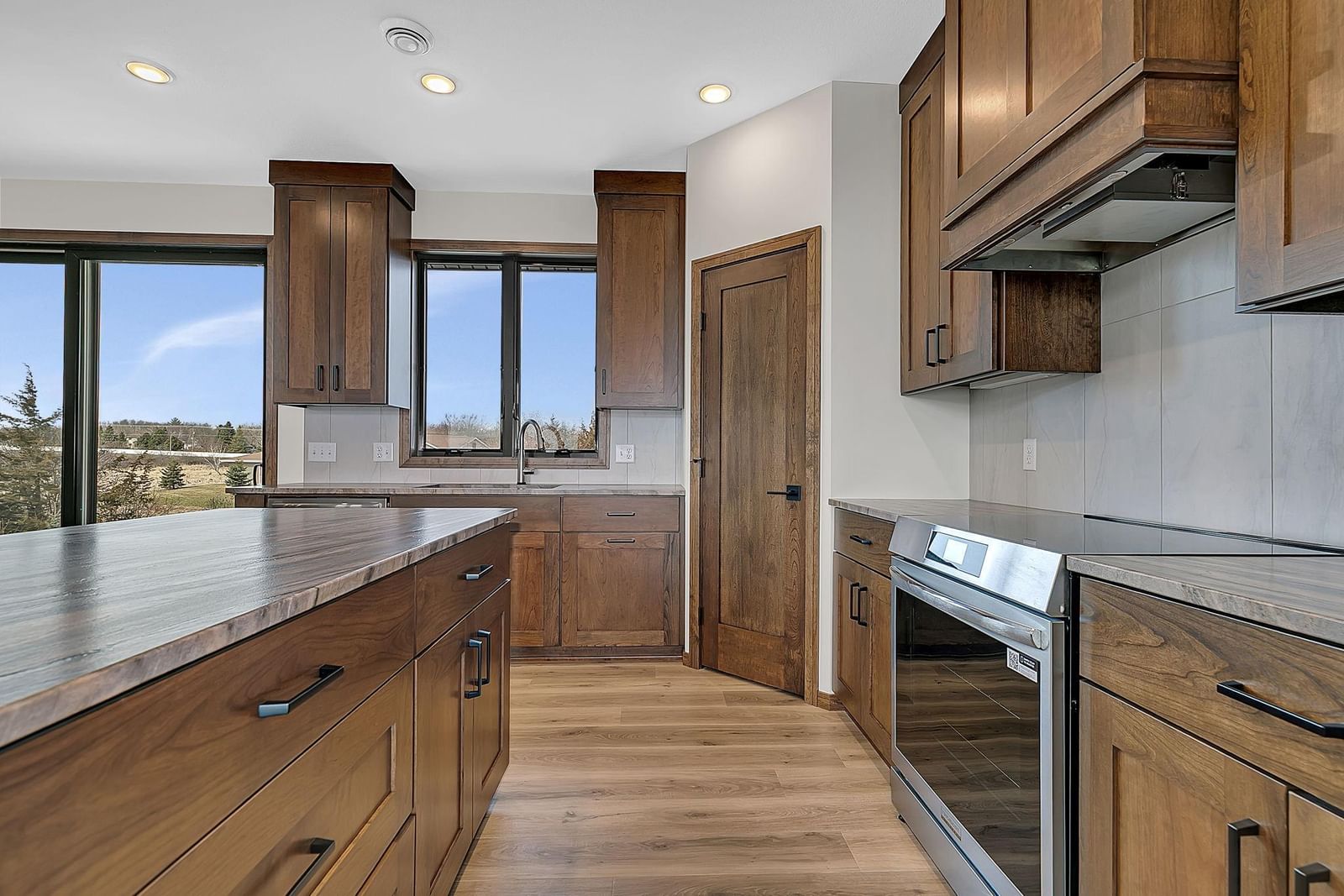 3401 Wildflower Road S