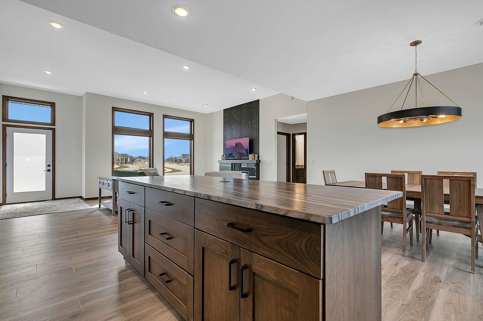 3401 Wildflower Road S