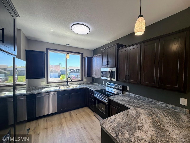 1661 Park View Lane NE - Photo 2