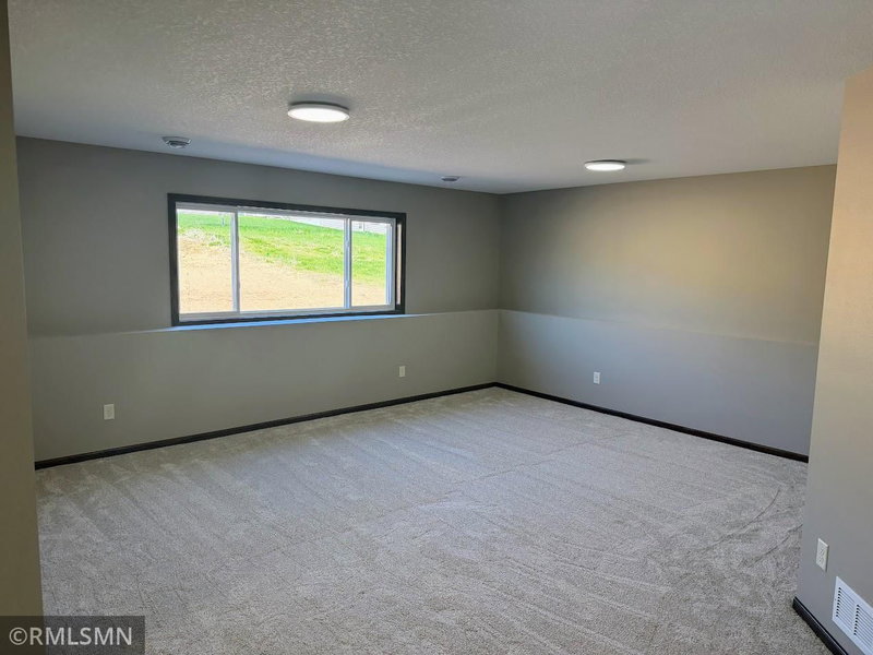 1661 Park View Lane NE - Photo 11