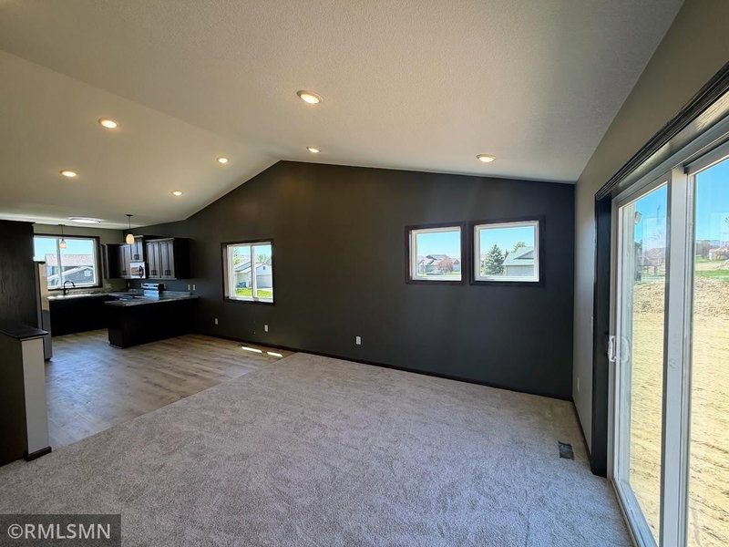 1661 Park View Lane NE - Photo 9