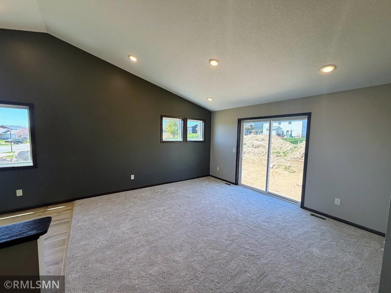 1661 Park View Lane NE - Photo 10