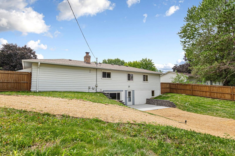 2033 Bluestone Lane - Photo 7