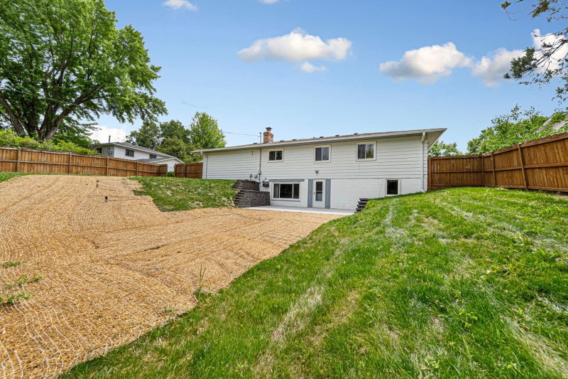 2033 Bluestone Lane - Photo 9