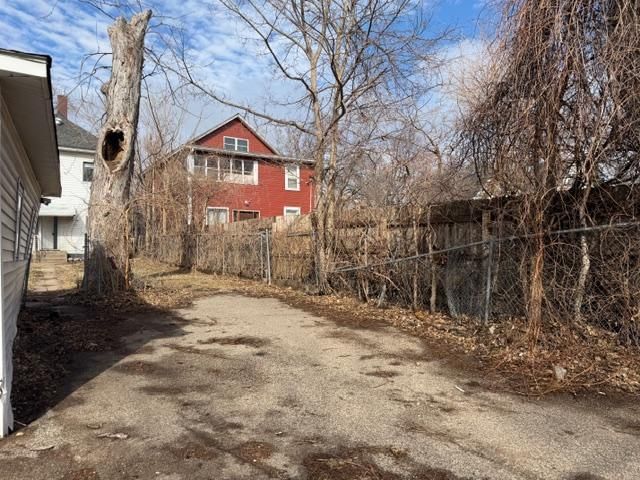 1322 Fremont Avenue N - Photo 18