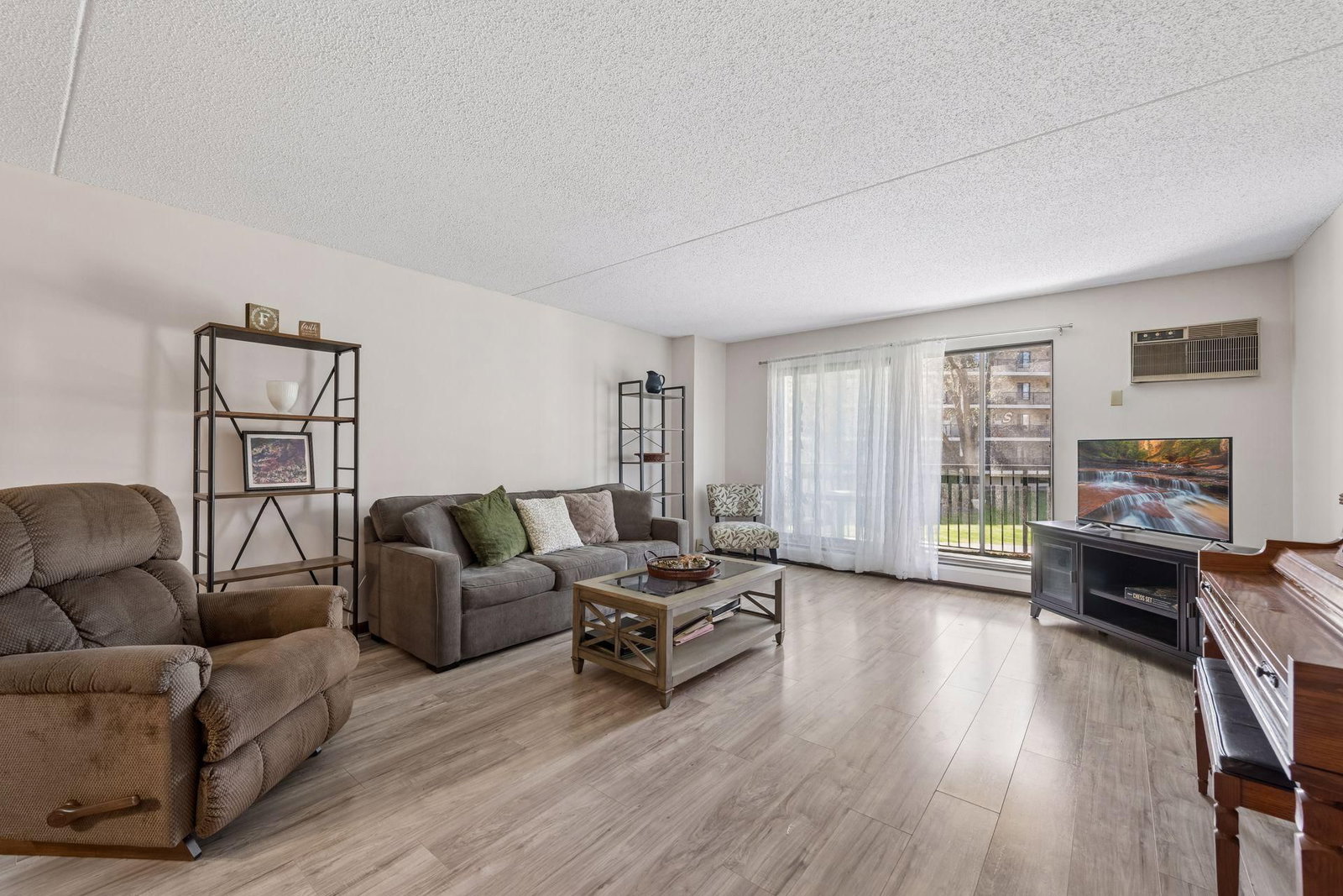 10531 Cedar Lake Road #212