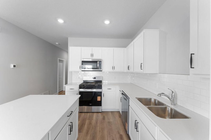 949 Huntington Way - Photo 9