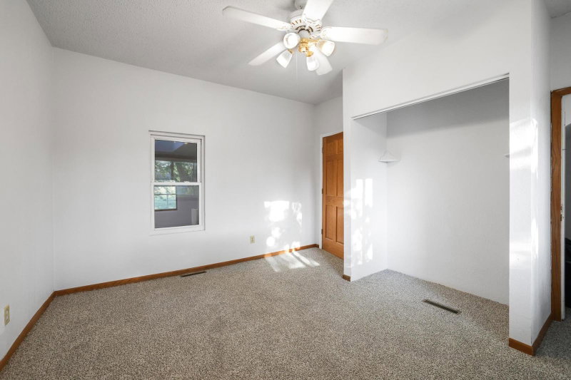 412 Prairie Avenue - Photo 16