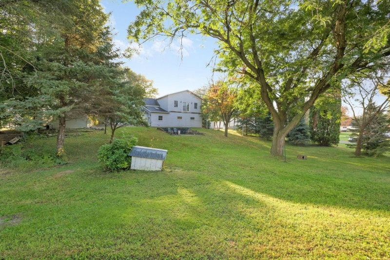 412 Prairie Avenue - Photo 6