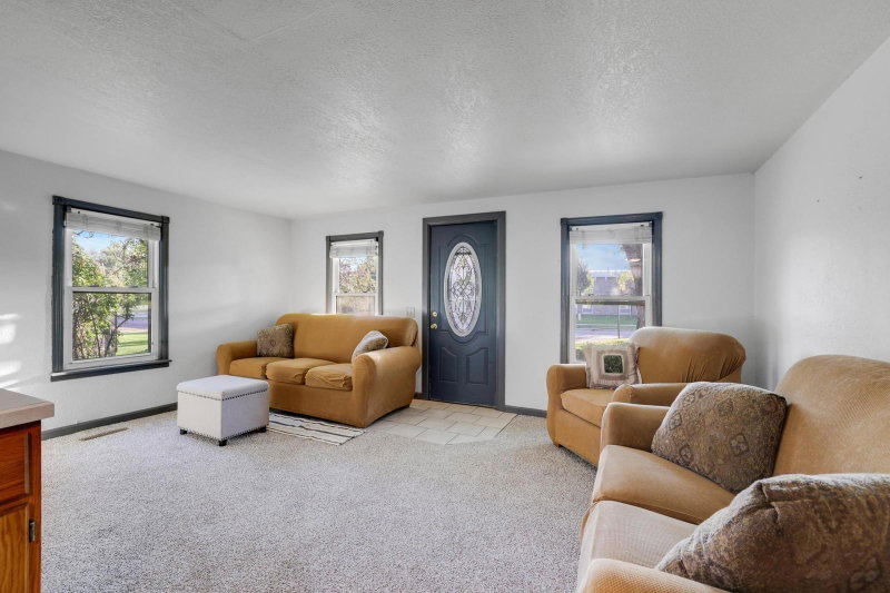 412 Prairie Avenue - Photo 8