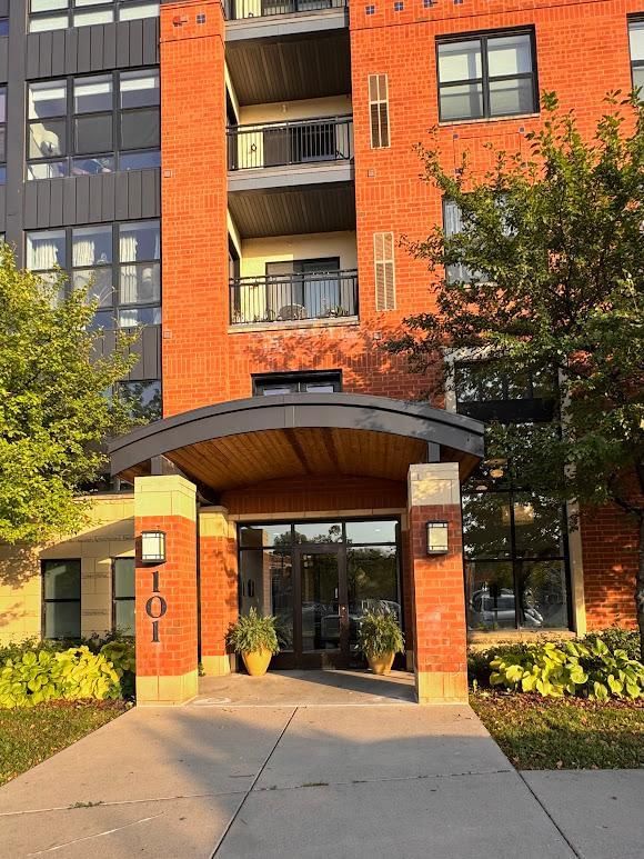 101 Saint Olaf Avenue #402