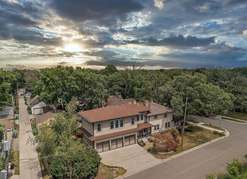 3260 Yosemite Avenue S - Photo 2