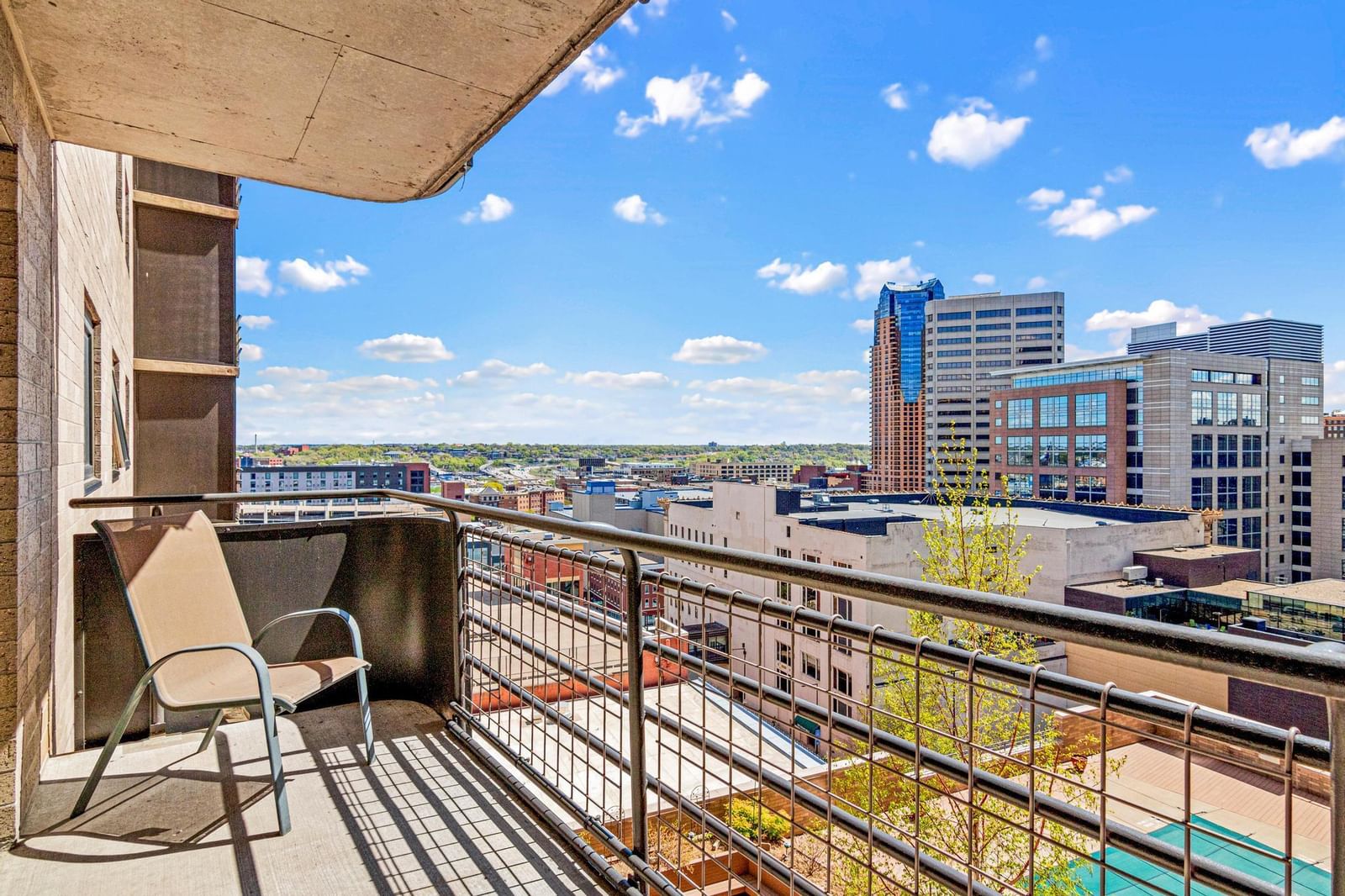 66 9th Street E #1613