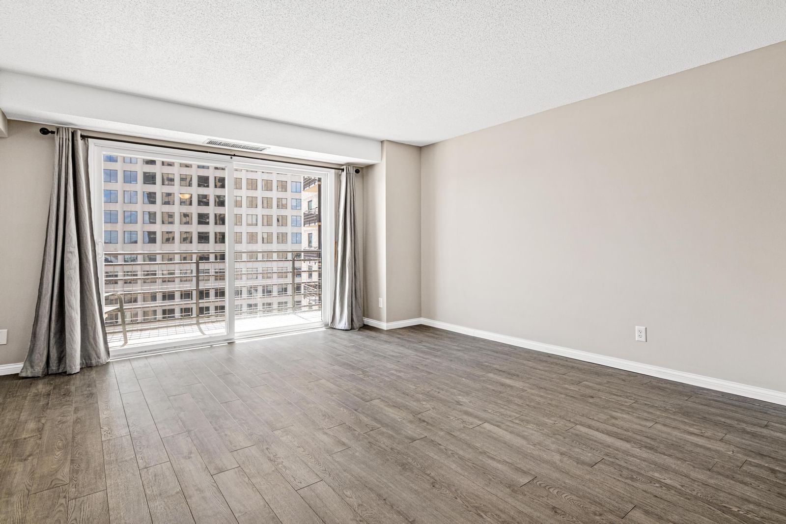 66 9th Street E #1613