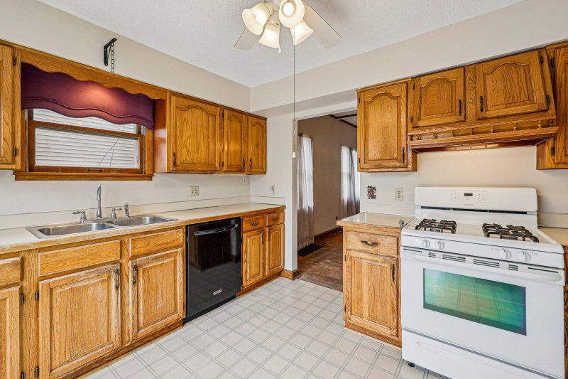2835 Toledo Avenue S - Photo 7