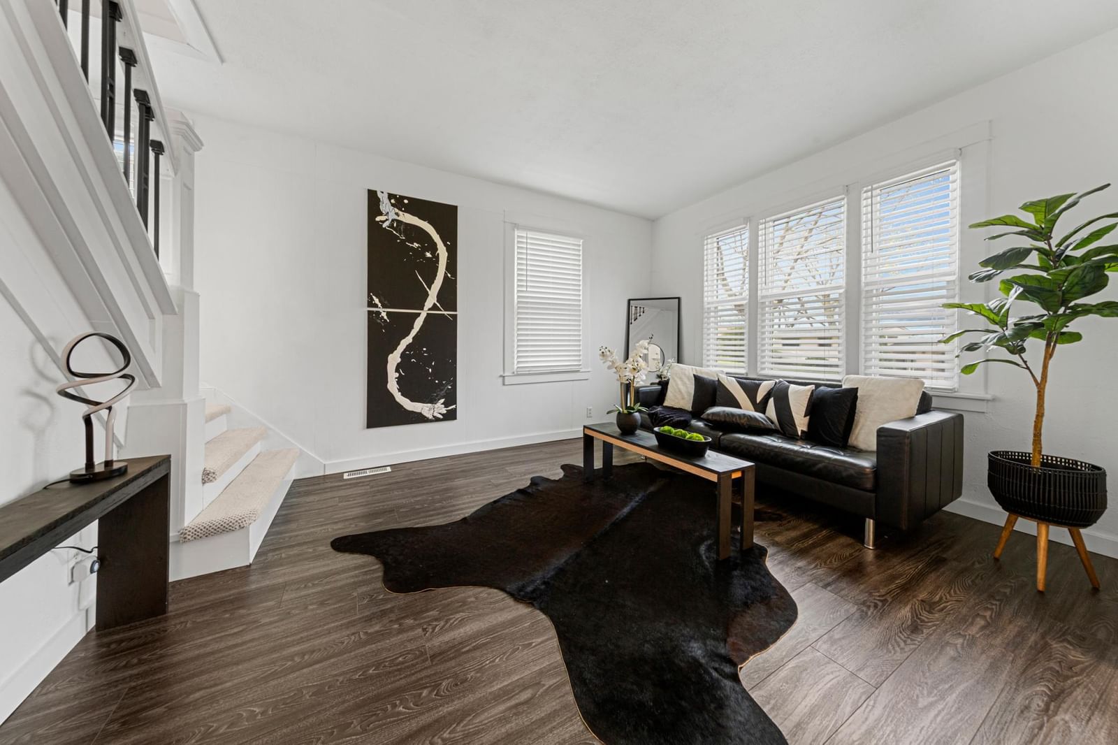 407 E Pleasant Street