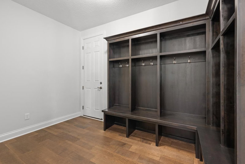 16860 Valley Road - Photo 23