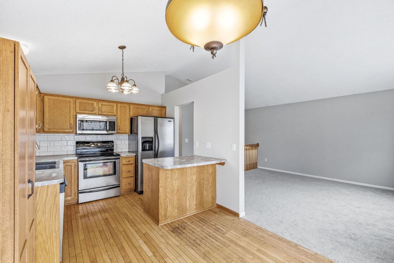9623 Hamlet Avenue S - Photo 12