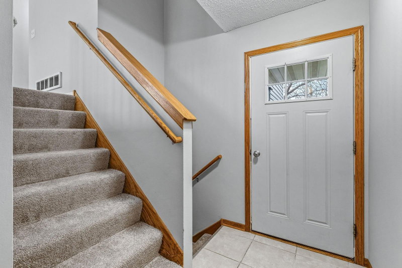 9623 Hamlet Avenue S - Photo 4