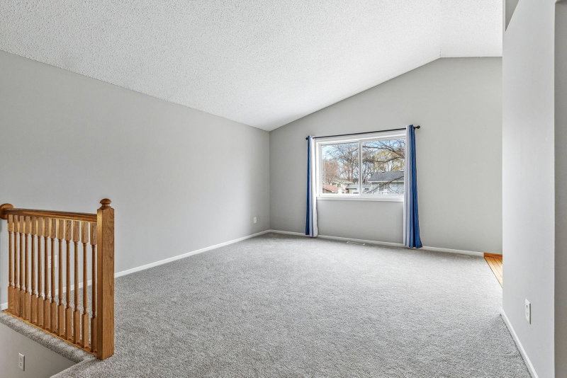 9623 Hamlet Avenue S - Photo 8