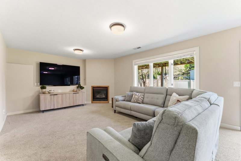 719 Eastridge Drive - Photo 31