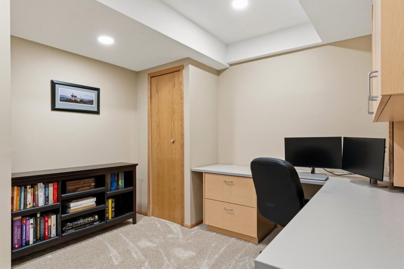 719 Eastridge Drive - Photo 41