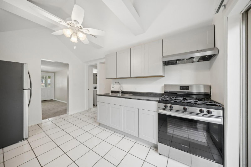 210 Willow Street - Photo 11