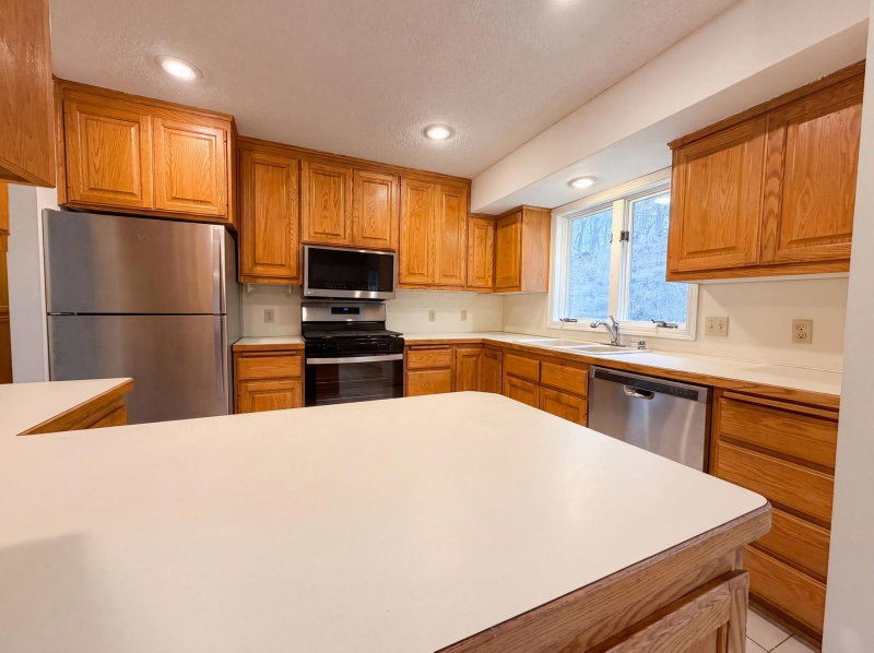 6475 Grandview Drive - Photo 2